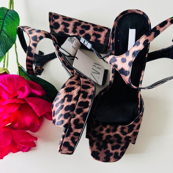 Zara LEOPARD SATIN platform heels - Picture 1 of 4